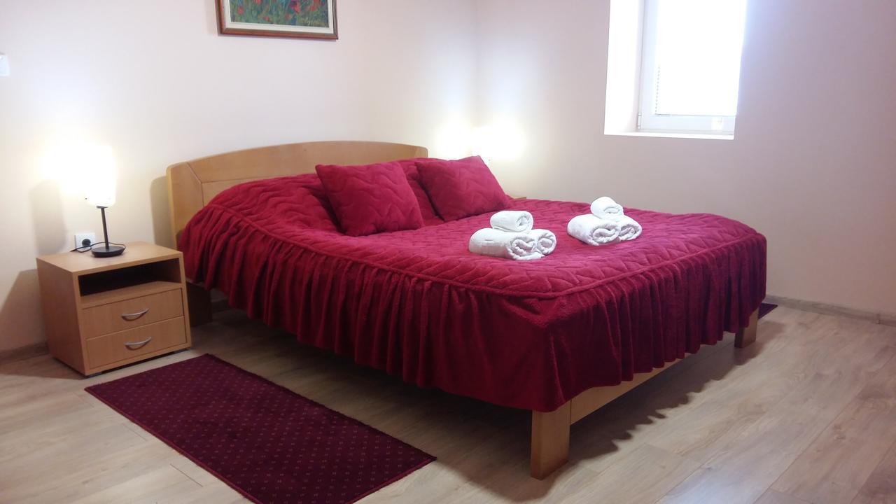 Stari Mlin Hotel วรชาซ ภายนอก รูปภาพ